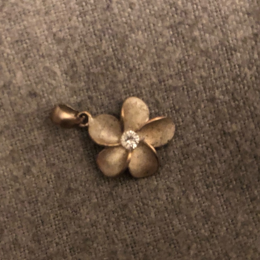 Elegant Floral Pendant Necklace - Gold and Silver